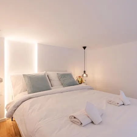 Dob 70 - Boutique Apartments, Location By Bqa *