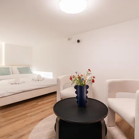 Dob 70 - Boutique Apartments, Location By Bqa Apartment *