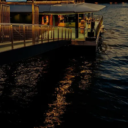 Dob 70 - Boutique Apartments, Location By Bqa *