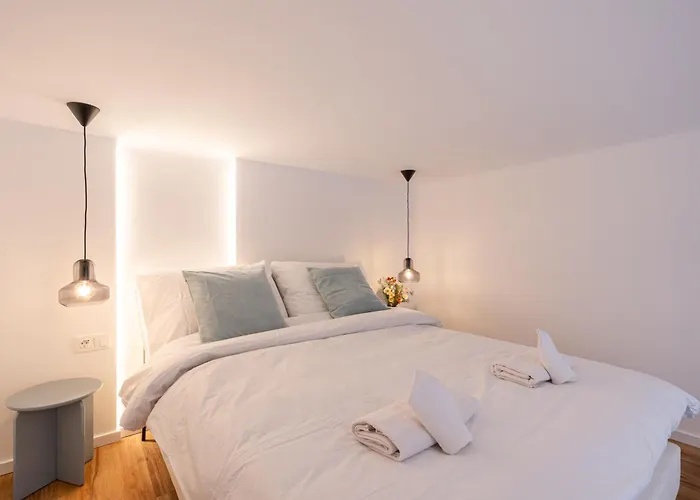 Dob 70 - Boutique Apartments, Location By Bqa *