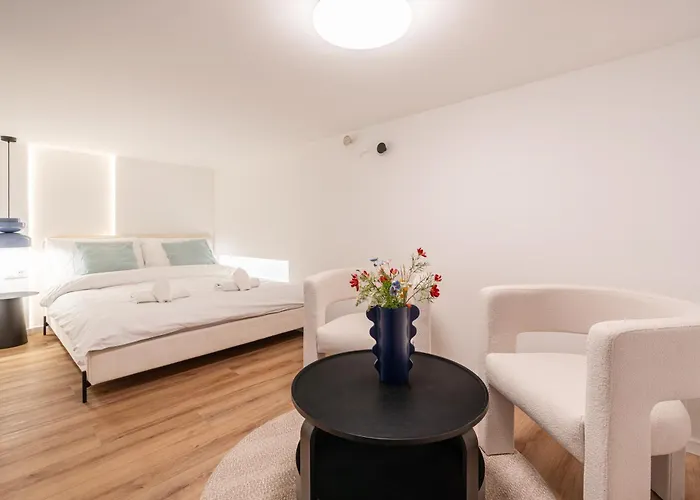 Dob 70 - Boutique Apartments, Location By Bqa شقة *